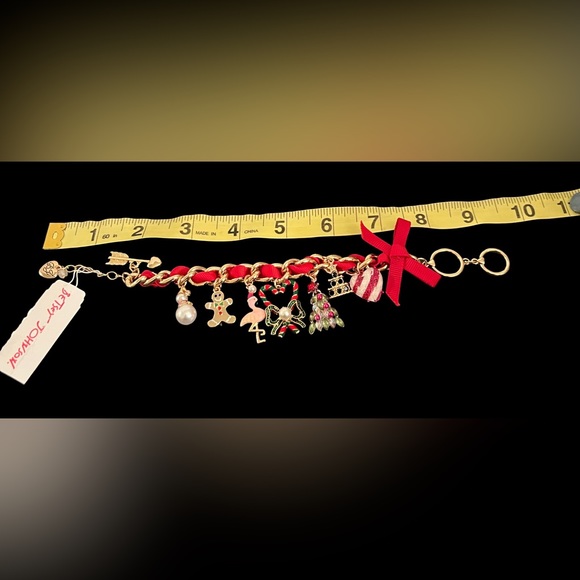 New Betsey Johnson Gold Tone Christmas Charm Rhinestone / crystal Bracelet - Picture 8 of 16